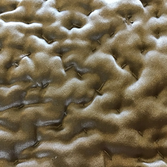 Elegant Tan/Champaign Quilted Bedspread - Picture 5 of 11